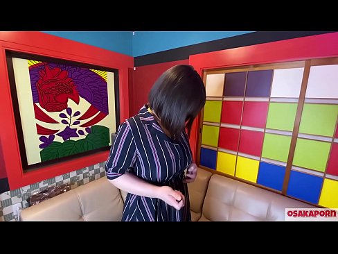 ❤️ Японская мілка з вялікімі сіськамі мастурбуе з дапамогай сэкс-цацак і адчувае аргазм. Яна распавядае ў інтэрв'ю пра свой ебаны вопыт. Вялізныя цыцкі і валасатая шапіках гучна стогнуць. Осакапорн Сэкс-відэа у порна be.fulldesisex.ru ❌